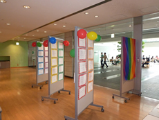 画像：多様な性にYes! IDAHOメッセージ展